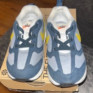 Nike Air Max Dawn toddler shoe